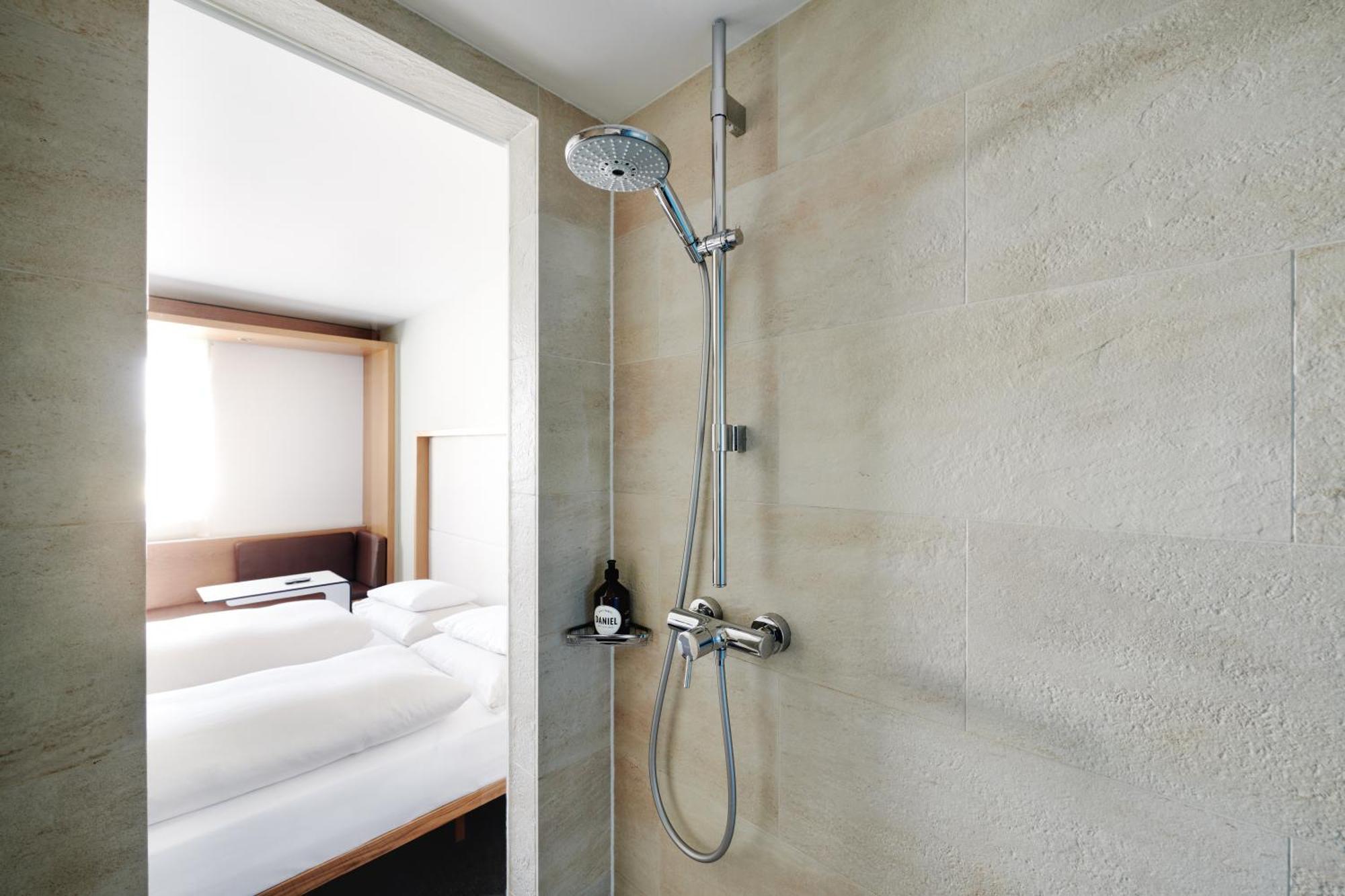 Hotel Daniel Graz - Smart Lifestyle Near City Centre Luaran gambar