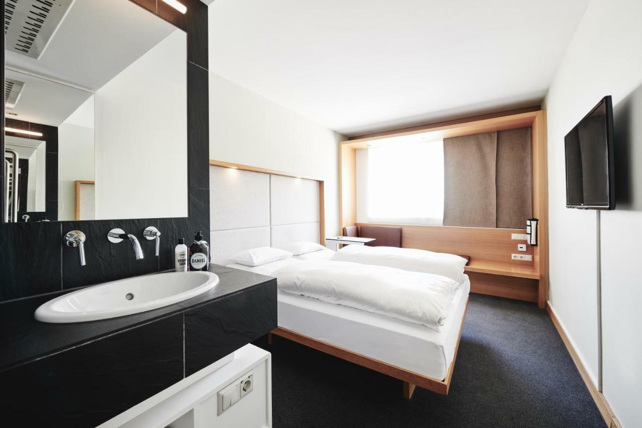Hotel Daniel Graz - Smart Lifestyle Near City Centre Luaran gambar